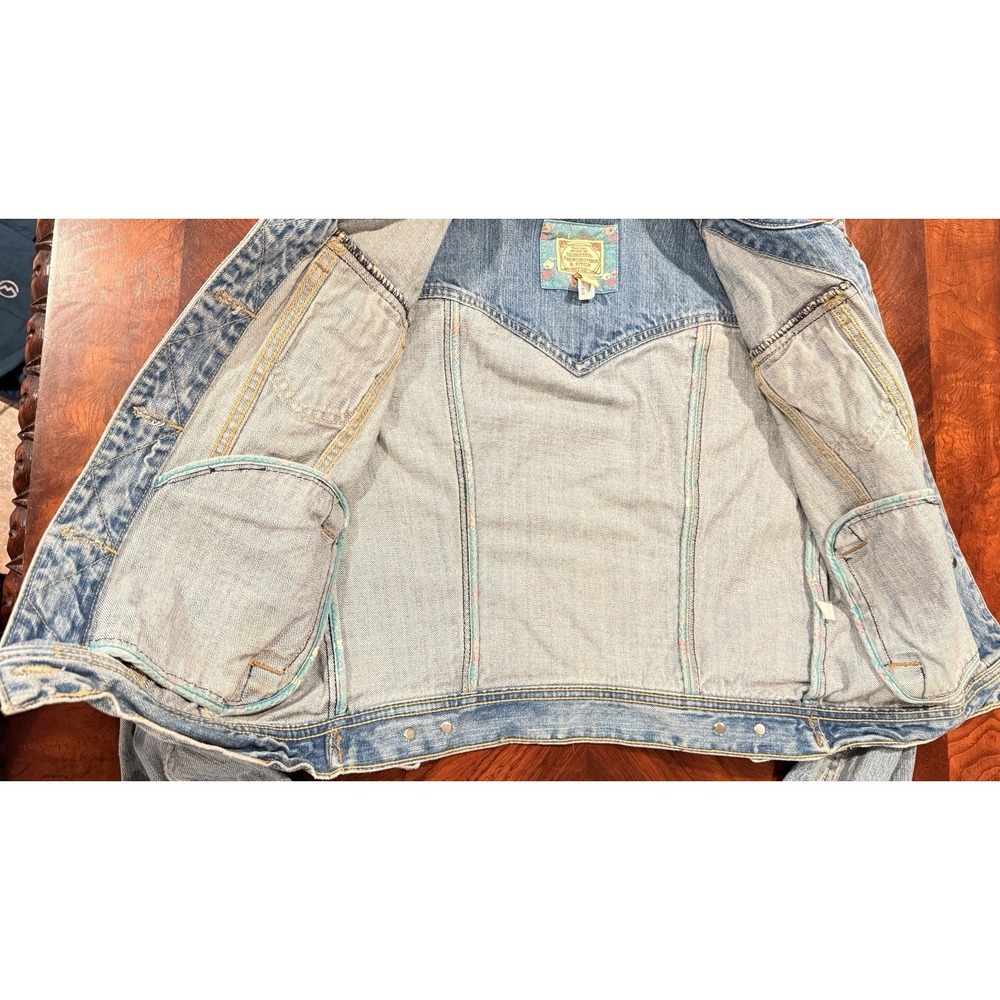 Abercrombie Fitch Womens Denim Jacket Medium Light Wash Distressed Trucker‎ - Picture 4 of 11